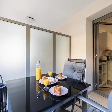 Centre Terrasse Climatisation 50m * Μεντόν