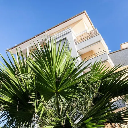 Centre Terrasse Climatisation 50m *