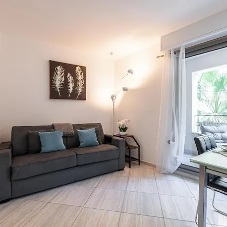 Centre Terrasse Climatisation 50m Апартаменты *