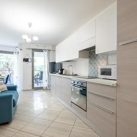 Centre Terrasse Climatisation 50m *