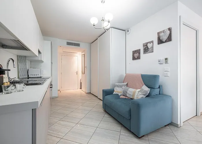 Centre Terrasse Climatisation 50m *